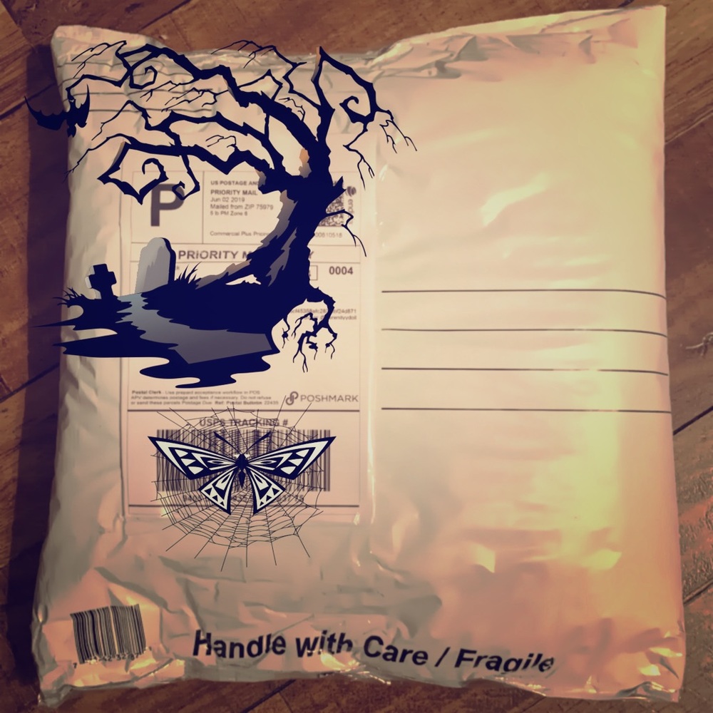🦇 Package Shipped~ Proof of shipment 🦇